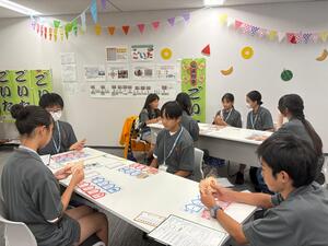 こども霞が関見学見学デーでごいた遊びを体験する様子