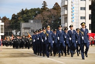 入場行進する隊列