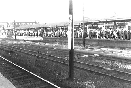 昭和36年、朝の松戸駅