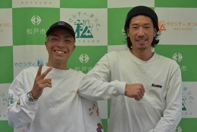 仲良く笑う佐々木選手と莊司選手