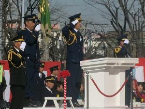 市長敬礼の様子