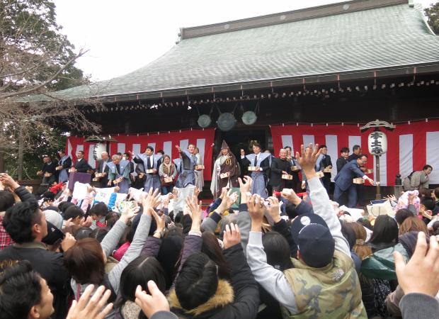 本土寺　節分会豆まきの様子