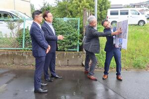 視察の様子